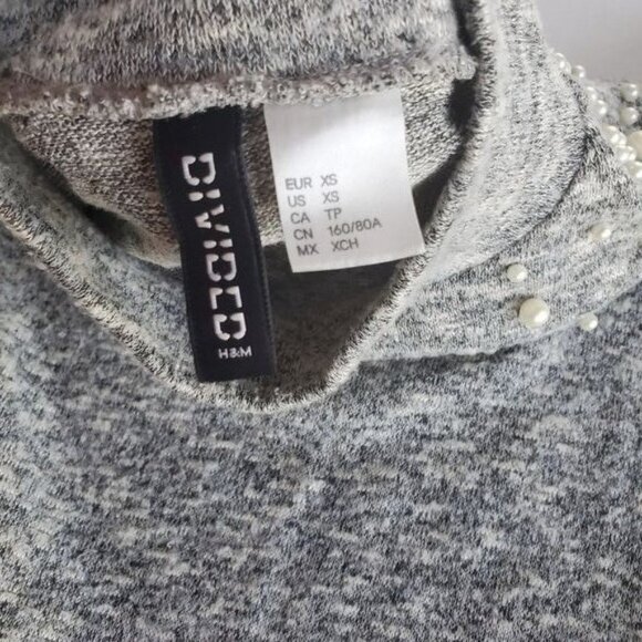 H&M Womens Sweater SZ XS Pearls Long Sleeves Gray Mockneck Lightweight Trendy‎ - Picture 4 of 11
